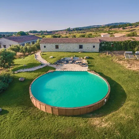 Residence With Panoramic Pool 1500 Meters From The Sea In Badesi